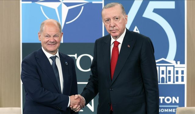Cumhurbaşkanı Erdoğan, Almanya Başbakanı Scholz ile Görüştü