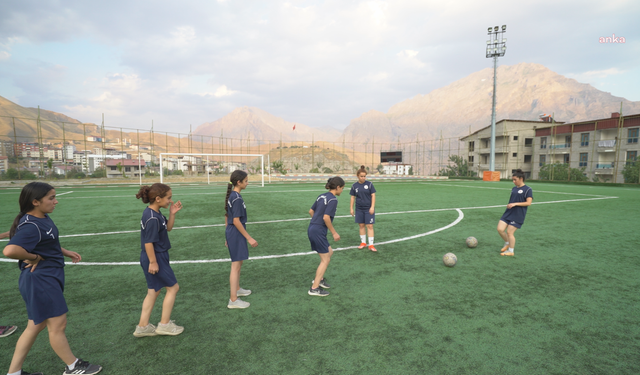 Kadın futbolunun yıldızları ödüllerine kavuşuyor