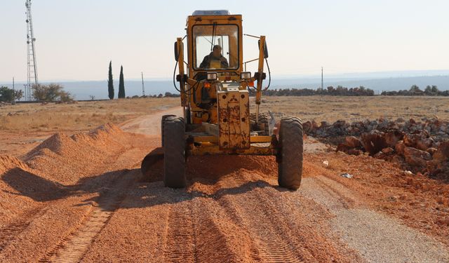 HALFETİ’DE YOL ÇALIŞMALARI SÜRÜYOR