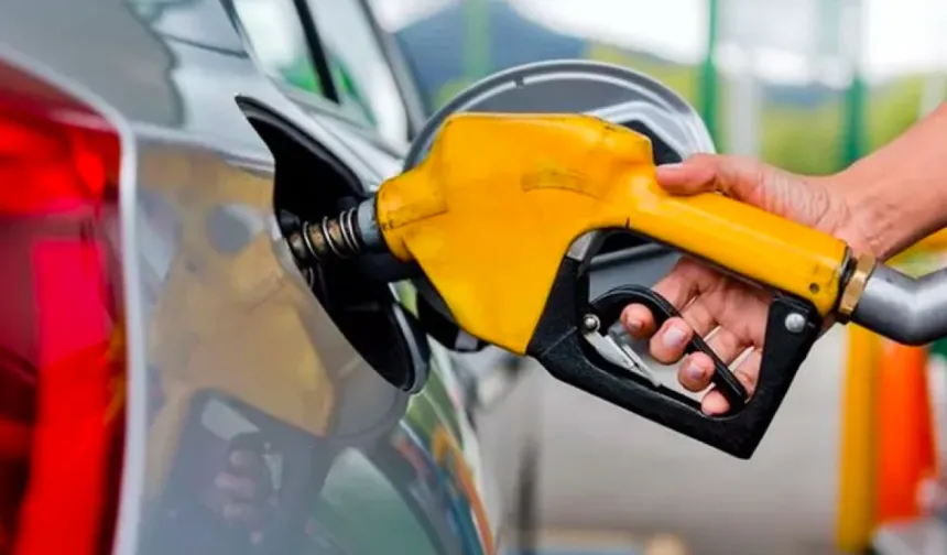 SON DAKİKA: Akaryakıta 6 TL Zam! İşte Güncel Benzin ve Motorin Fiyatları