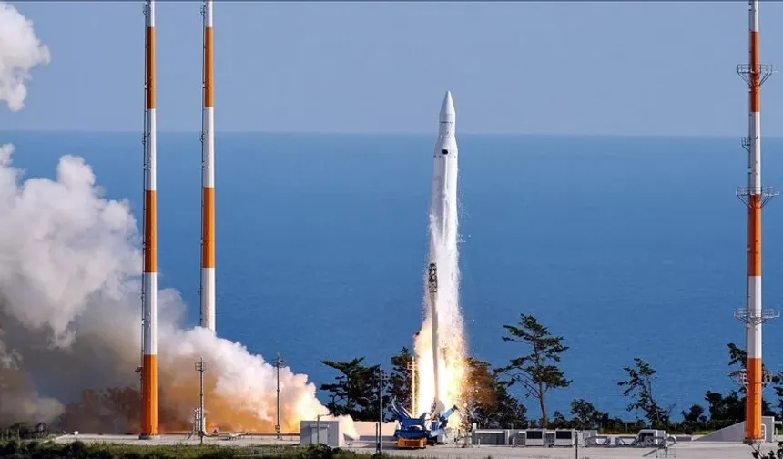 Güney Kore'nin NEONSAT-1 Uydusu Uzay İstasyonuyla İlk İletişimini Kurdu