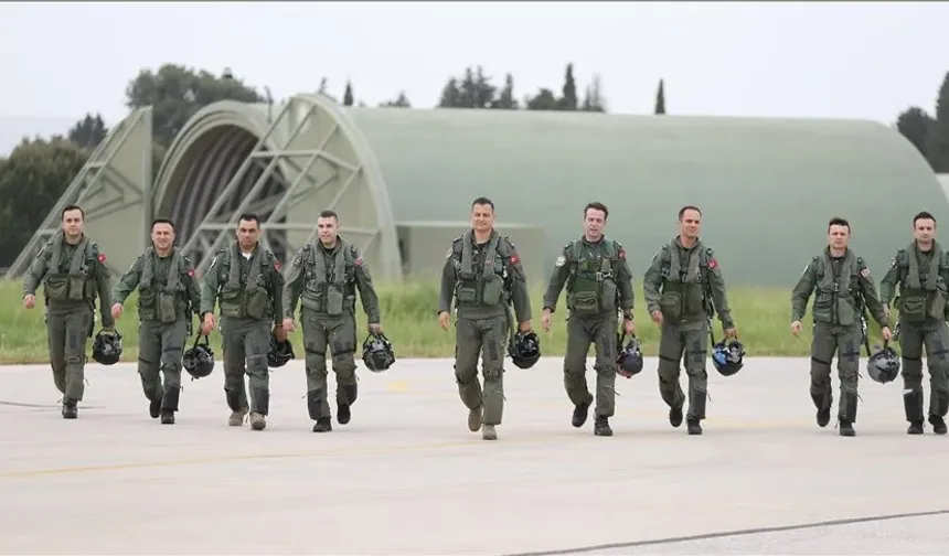 Türkiye’nin Gökyüzü Kahramanları: Balıkesir’de Pilotların Yolculuğu