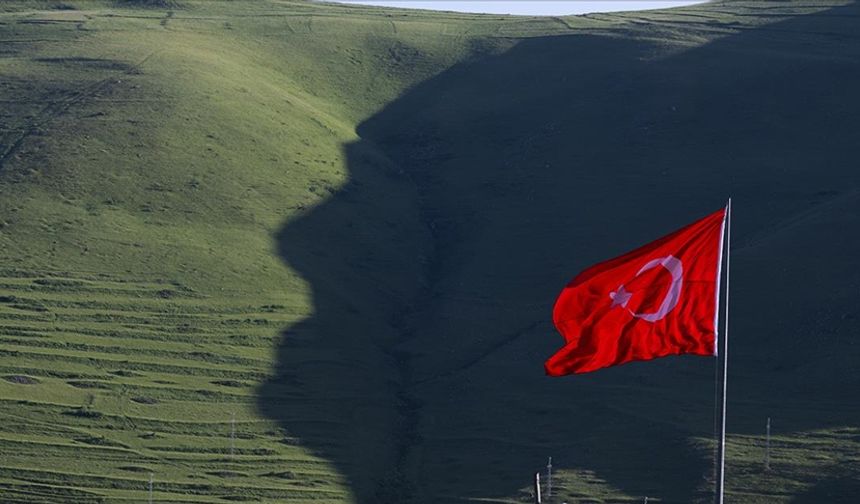 Ardahan'daki Karadağlar’da Görünen Atatürk Silüeti Ziyaretçileri Büyülüyor