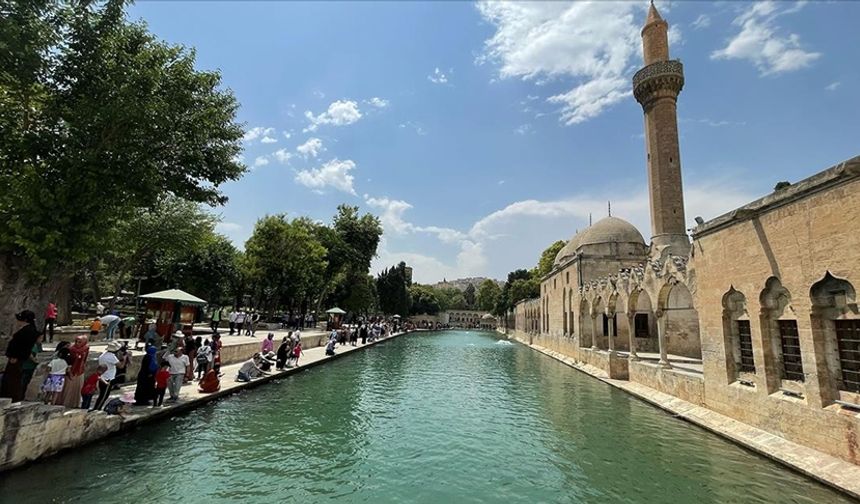 Şanlıurfa'da turistler tarih ve müziğin büyüsüyle buluşuyor