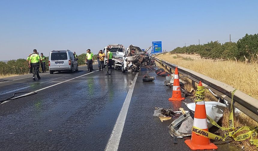 Şanlıurfa'da Korkunç Kaza: Otomobil ile Tanker Çarpıştı, 1 Ölü