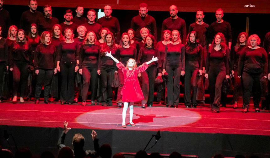 “Sensin Atatürk” adlı senfonik melodram İzmirlilerle buluştu